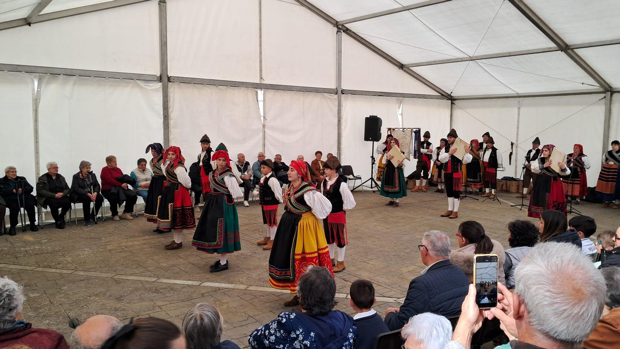 GALERÍA | Villafáfila despide las fiestas de San Isidro con un taller de papiroflexia