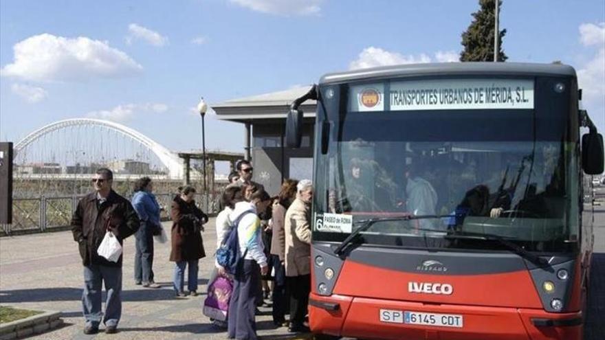 El hospital de Mérida contará con una parada de autobús urbano en la entrada