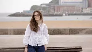 Gemma Capeáns, experta en el cambio climático del mar: "Las carabelas portuguesas son muy impredecibles, no es seguro que vuelvan este verano"