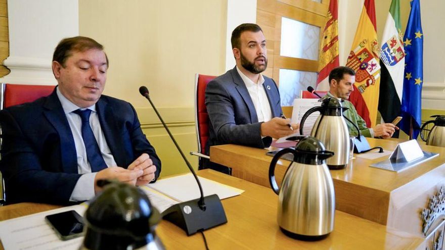 Salaya asegura transparencia con los informes del nuevo proyecto de mina de litio en Cáceres