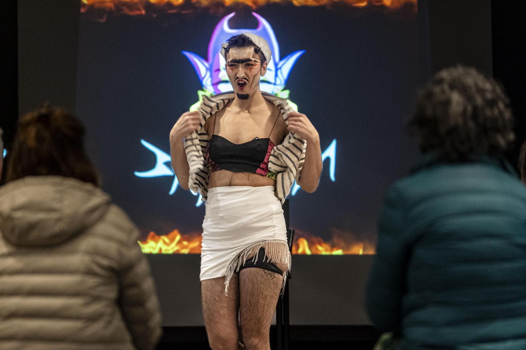 La performance Barajaula travesti amb Blau Piqué, en imatges