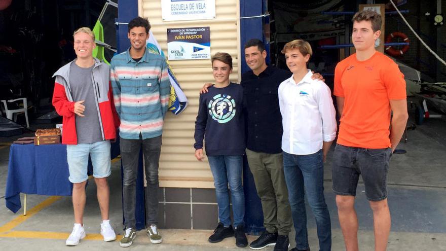 Iván Pastor inaugura el futuro Centro de Entrenamiento y Tecnificación de Windsurf en Santa Pola