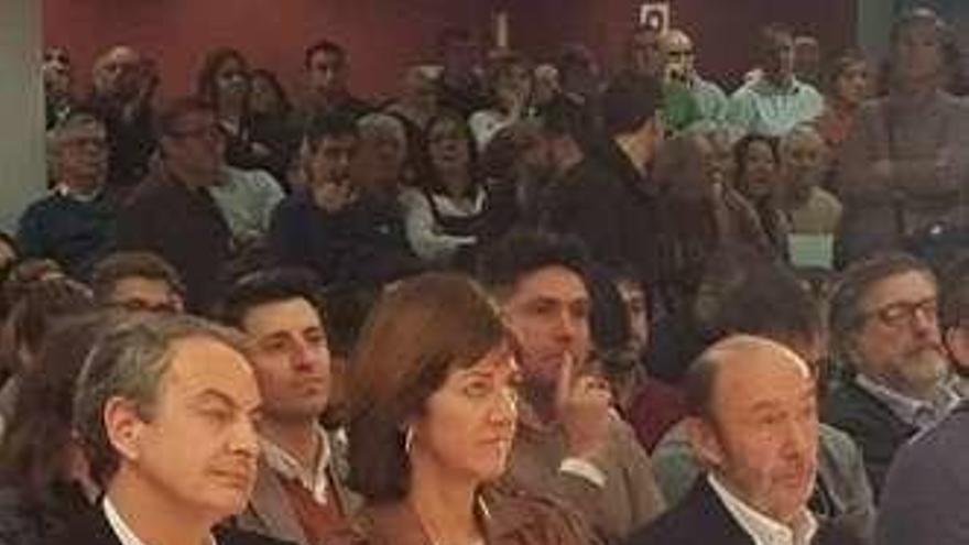 José Luis Rodríguez Zapatero, Idoia Mendia y Alfredo Pérez Rubalcaba, ayer en San Sebastián. // EP