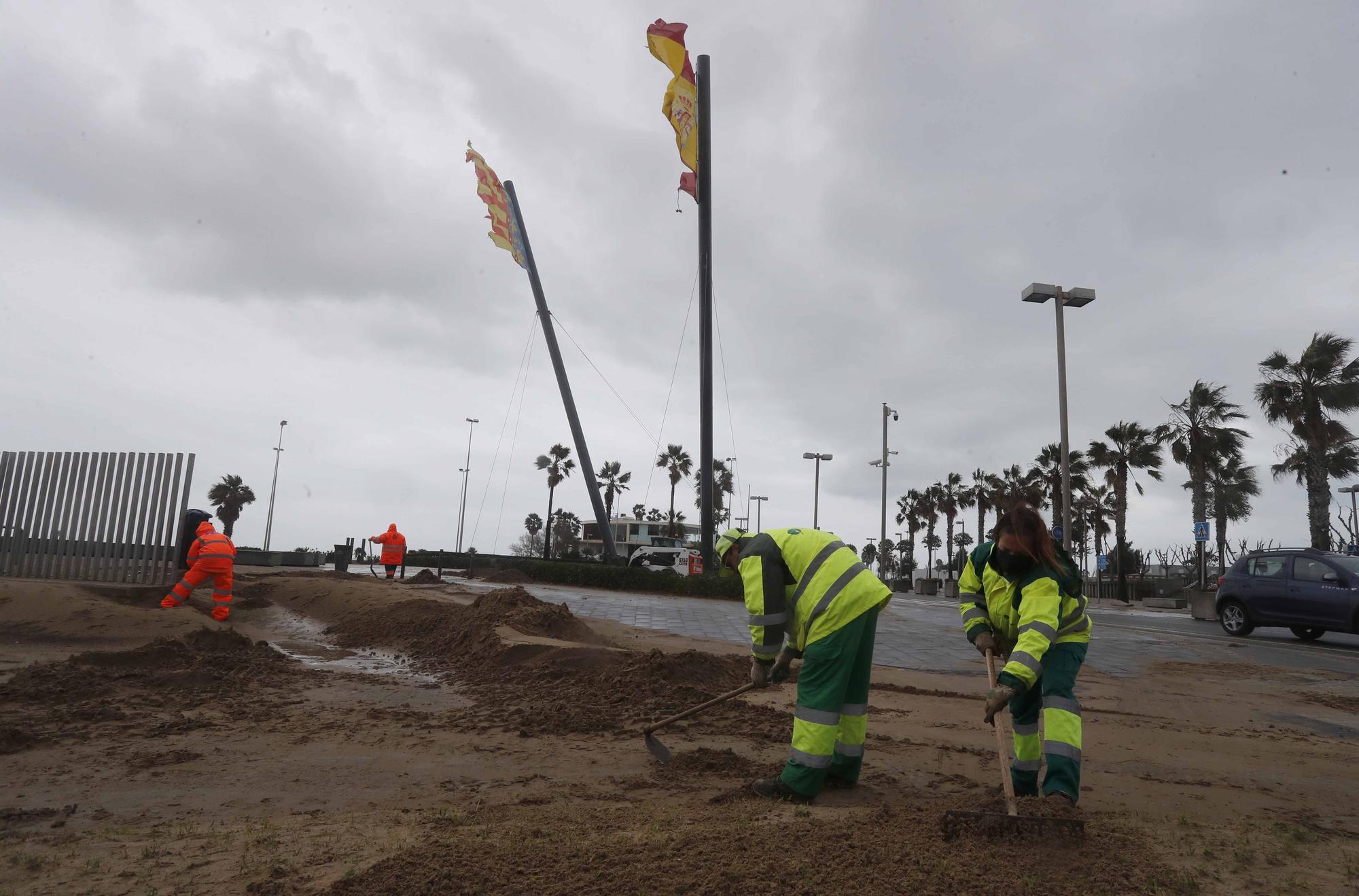 Así ha quedado La Malvarrosa por el fuerte temporal