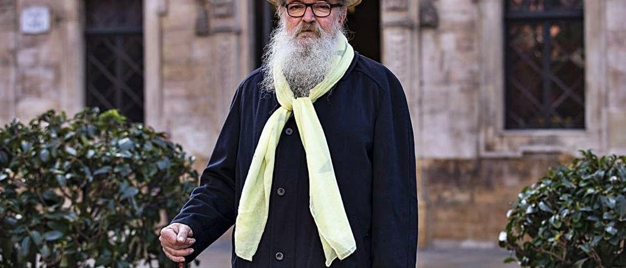 El candidato de Crida, Manel Domènech, ayer en la plaza de Cort.