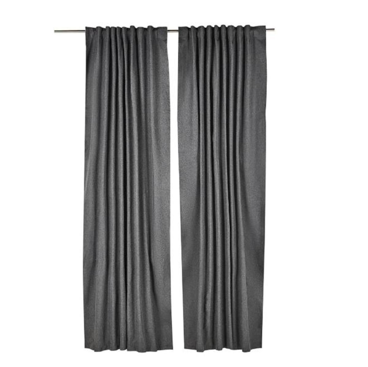 Juego de cortinas.