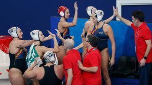 La Selección Femenina de Waterpolo celebra un triunfo