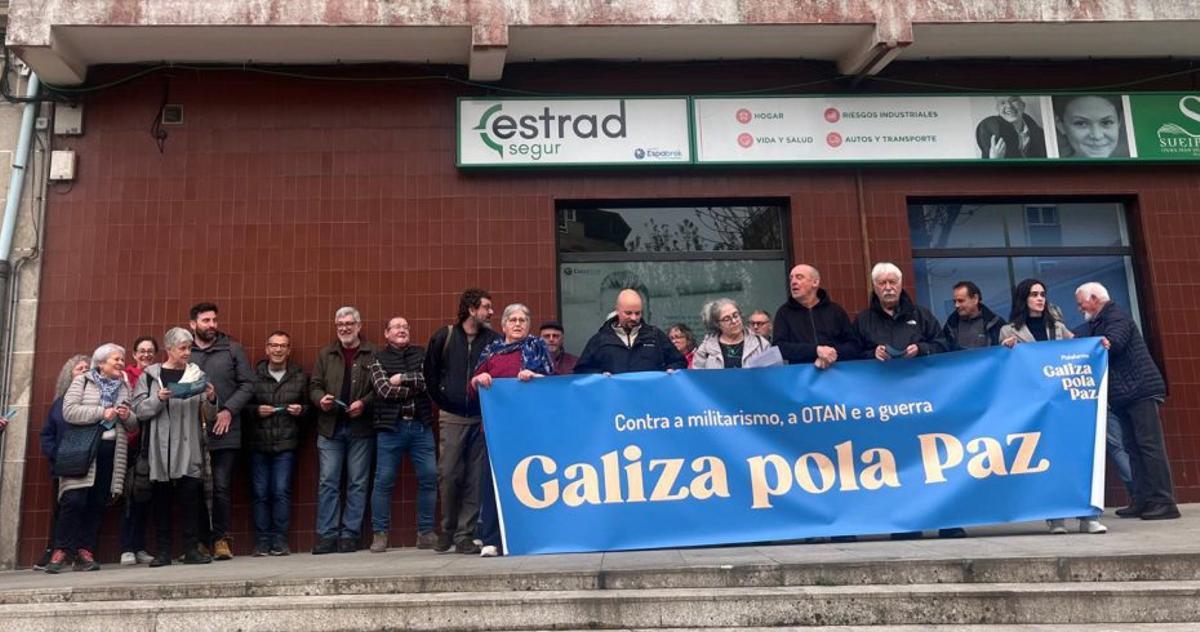 Los manifestantes este martes en A Estrada.  |