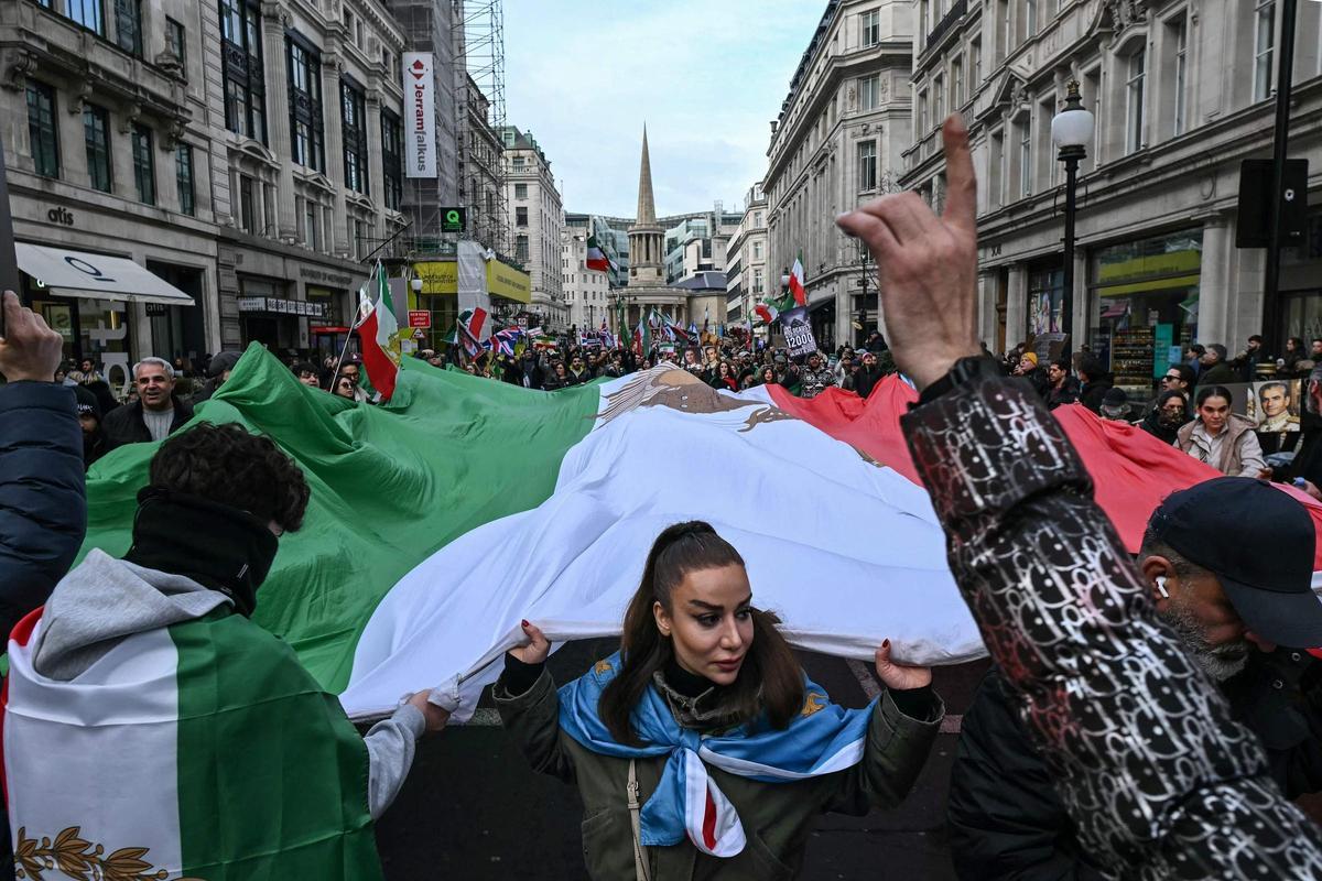 Manifestación en Londres contra la represión de Irán durante las protestas