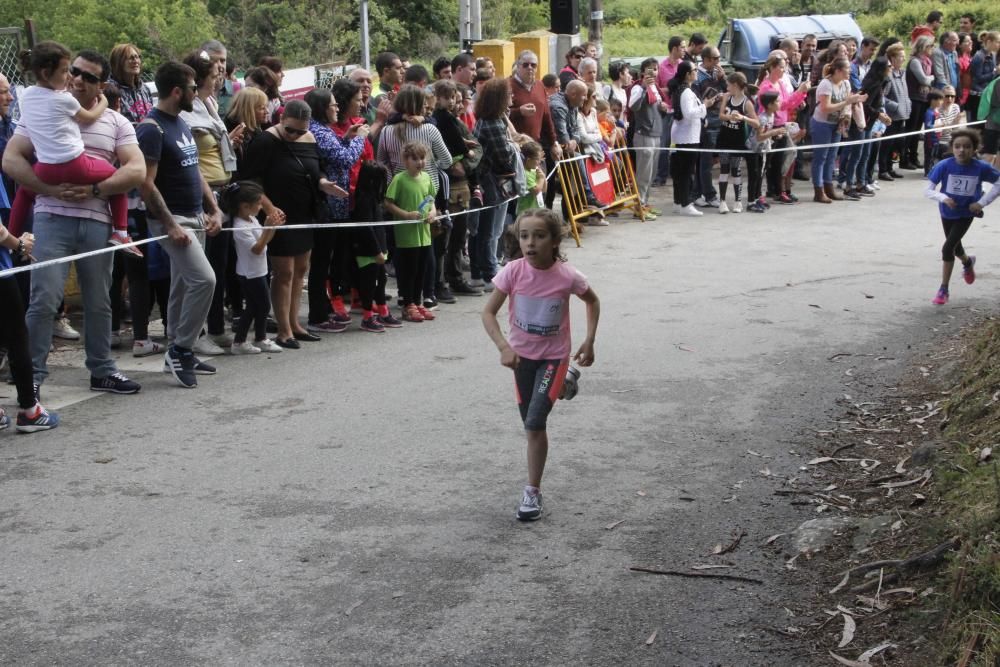 El colegio desarrolla un proyecto contra el sobrepeso y todos los días los alumnos paran las clases para realizar la "Milla da Coruxa"