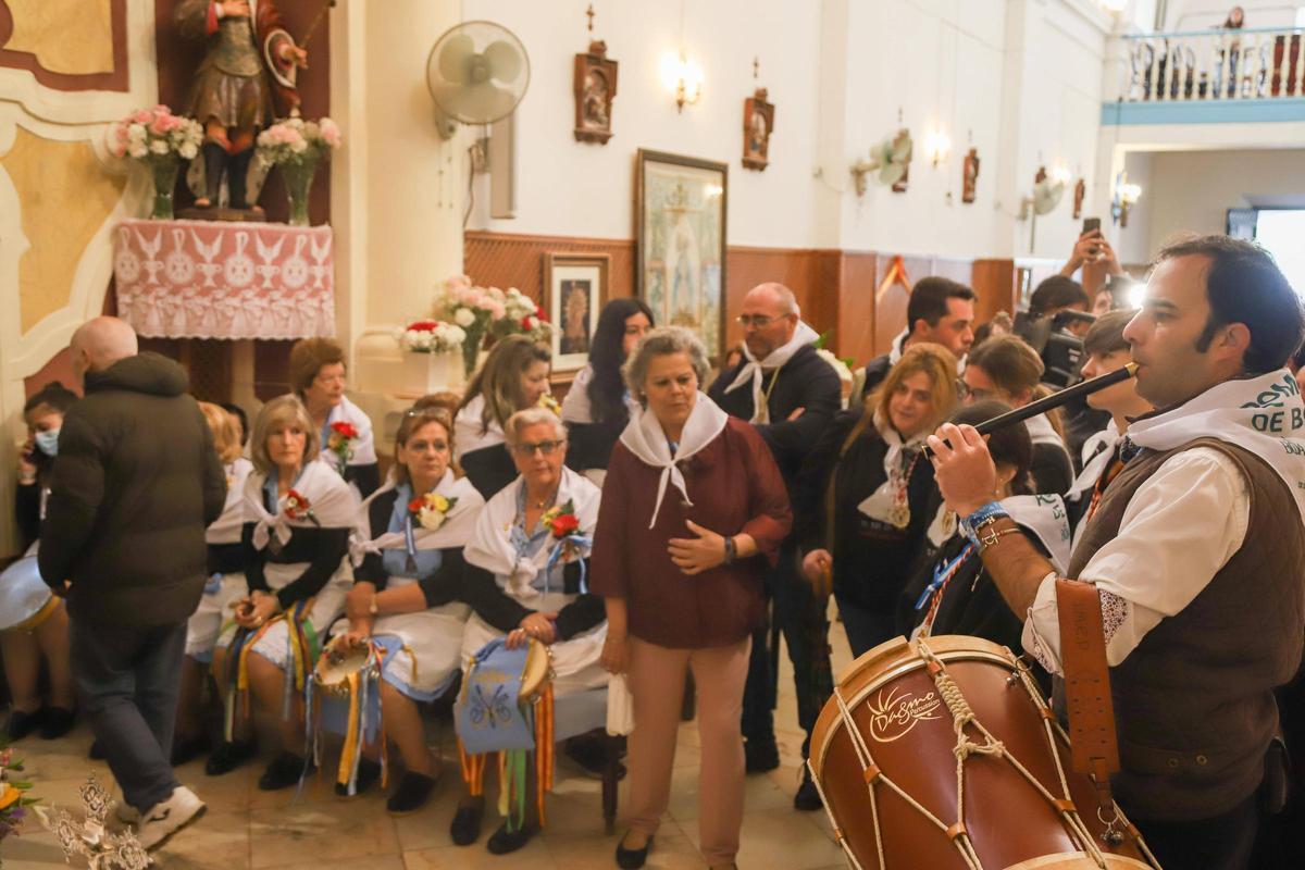 EN IMÁGENES | La lluvia embarra el día grande de la romería de la Virgen de Bótoa