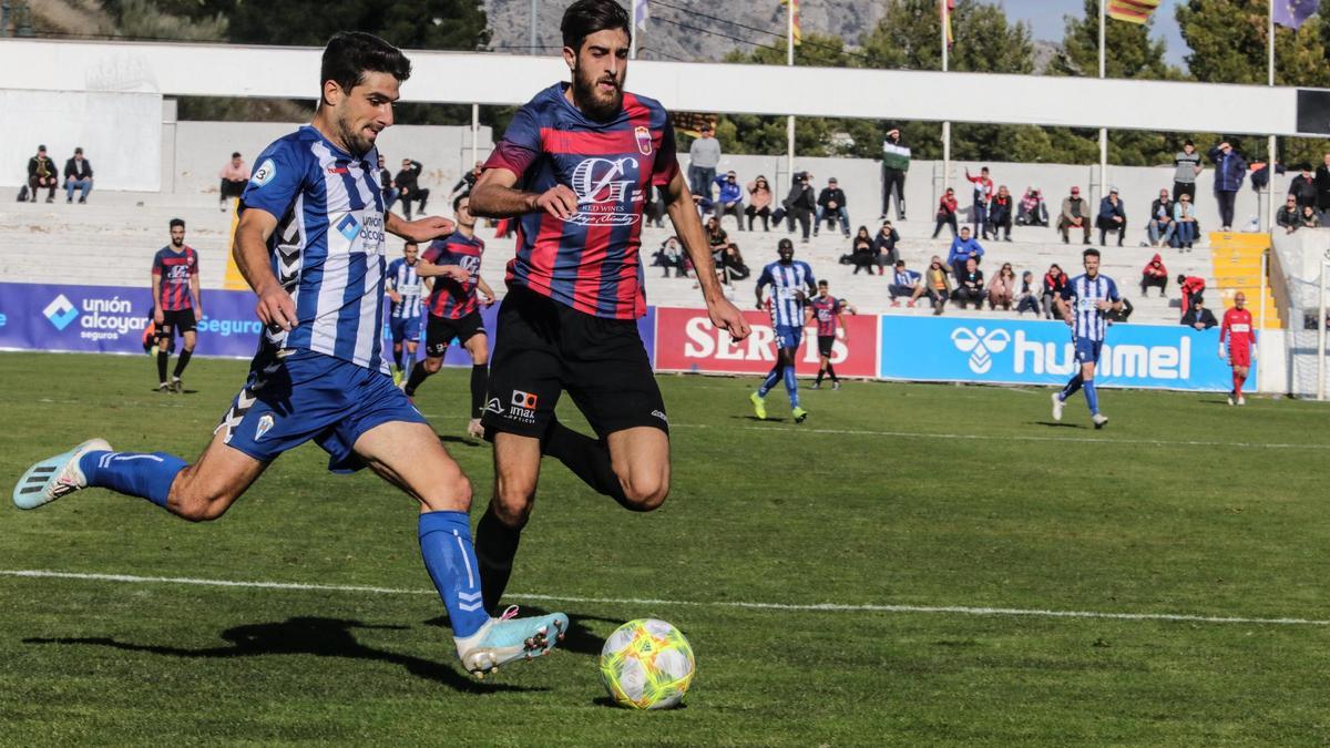 Ruba, el pasado curso con el Alcoyano contra el Eldense.