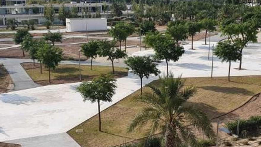 Estado actual que presentan las obras de la nueva gran plaza del campus de Elche de la UMH.