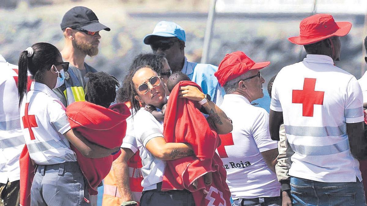 CRISIS MIGRATORIA | Canarias quiere llevar al Supremo las competencias sobre el triaje de menores migrantes
