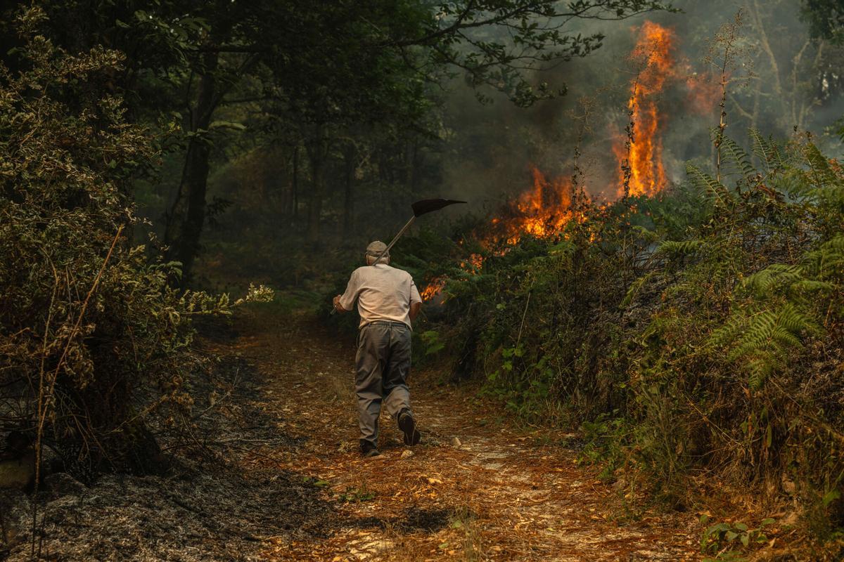 Situación de los incendios activos en Galicia el 13 de agosto