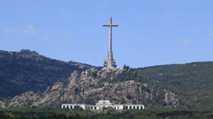 El Gobierno apoya la petición de los expertos de sacar a Franco del Valle de los Caídos