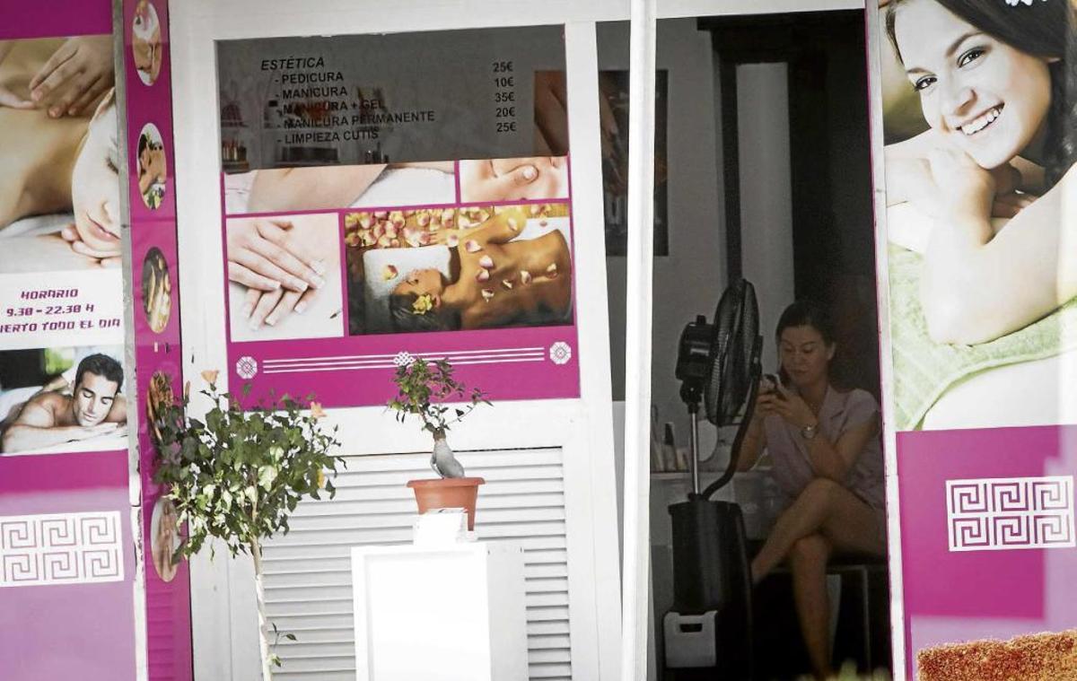 Prostitución encubierta: "Aquí sexo no, solo final feliz"