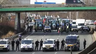 Los bloqueos de camiones en las autovías galas y belgas atrapan a 5.000 camiones con cítricos