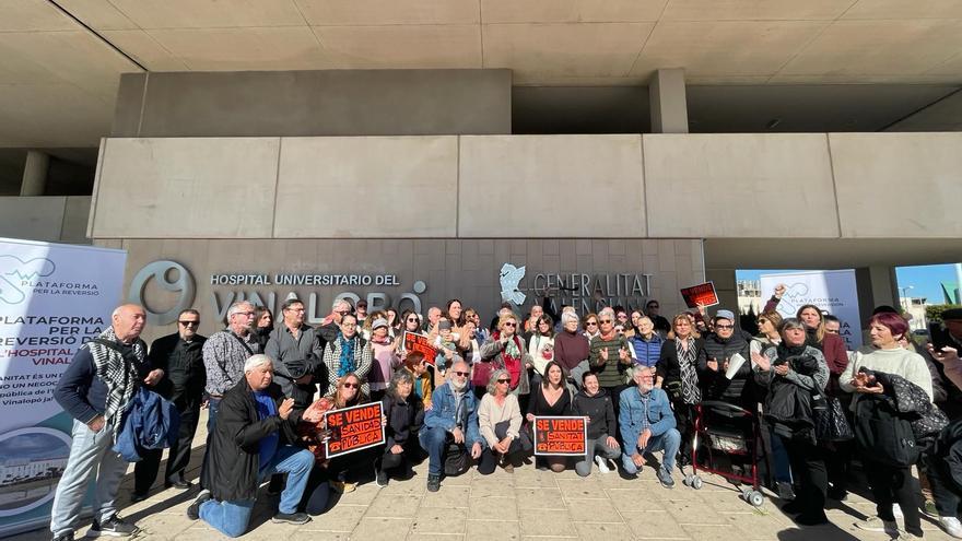 Recogida de firmas contra la gestión privada del Hospital del Vinalopó en Elche