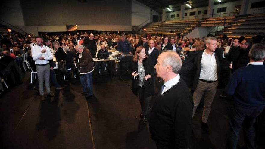 Gonzalo Durán, en la cena celebrada ayer en el Multiusos de Vilanova. // Iñaki Abella