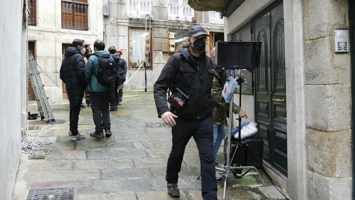 Persecución con disparos en el Casco Vello de Vigo... para Amazon