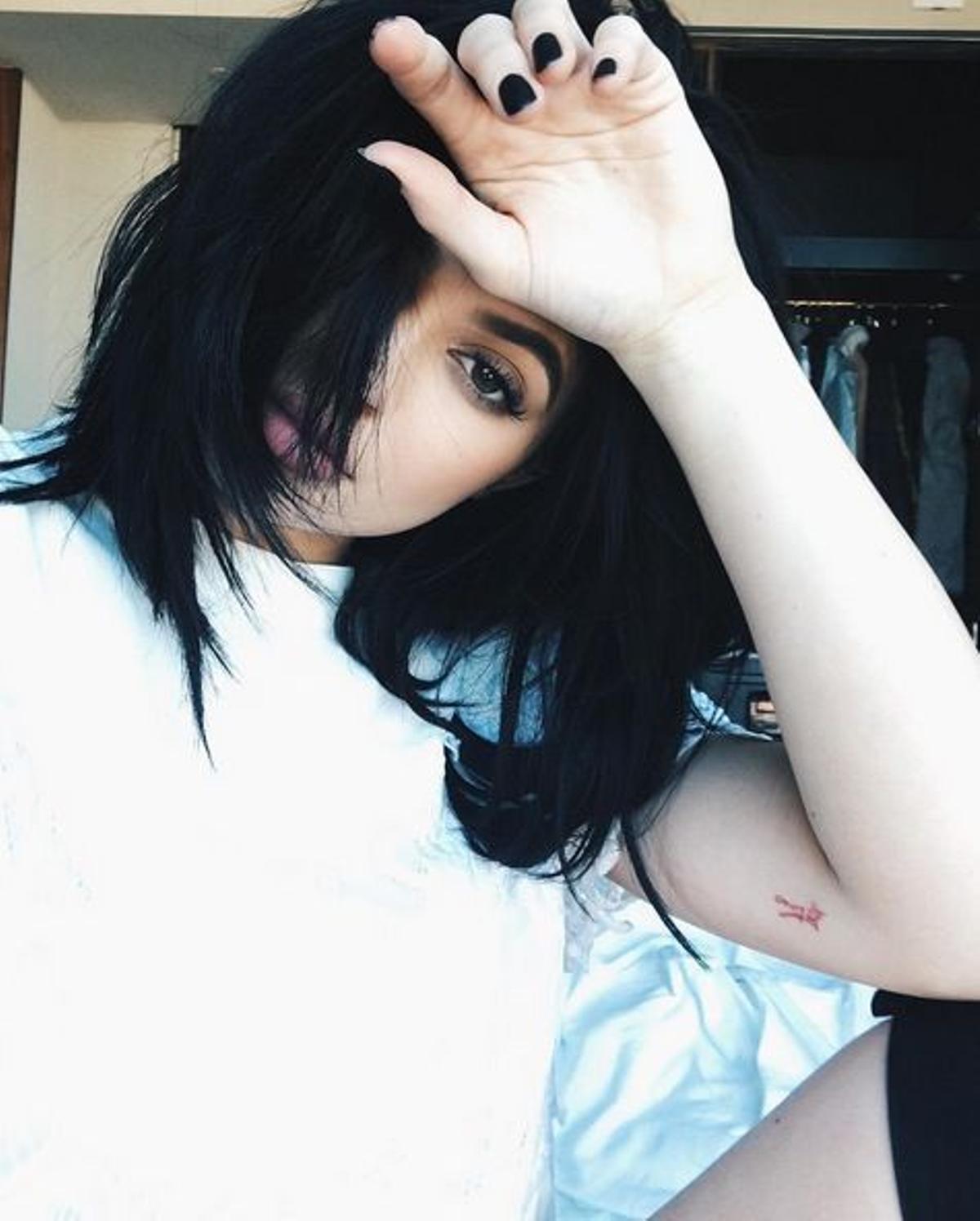 Kylie Jenner con la pose de moda en Instagram