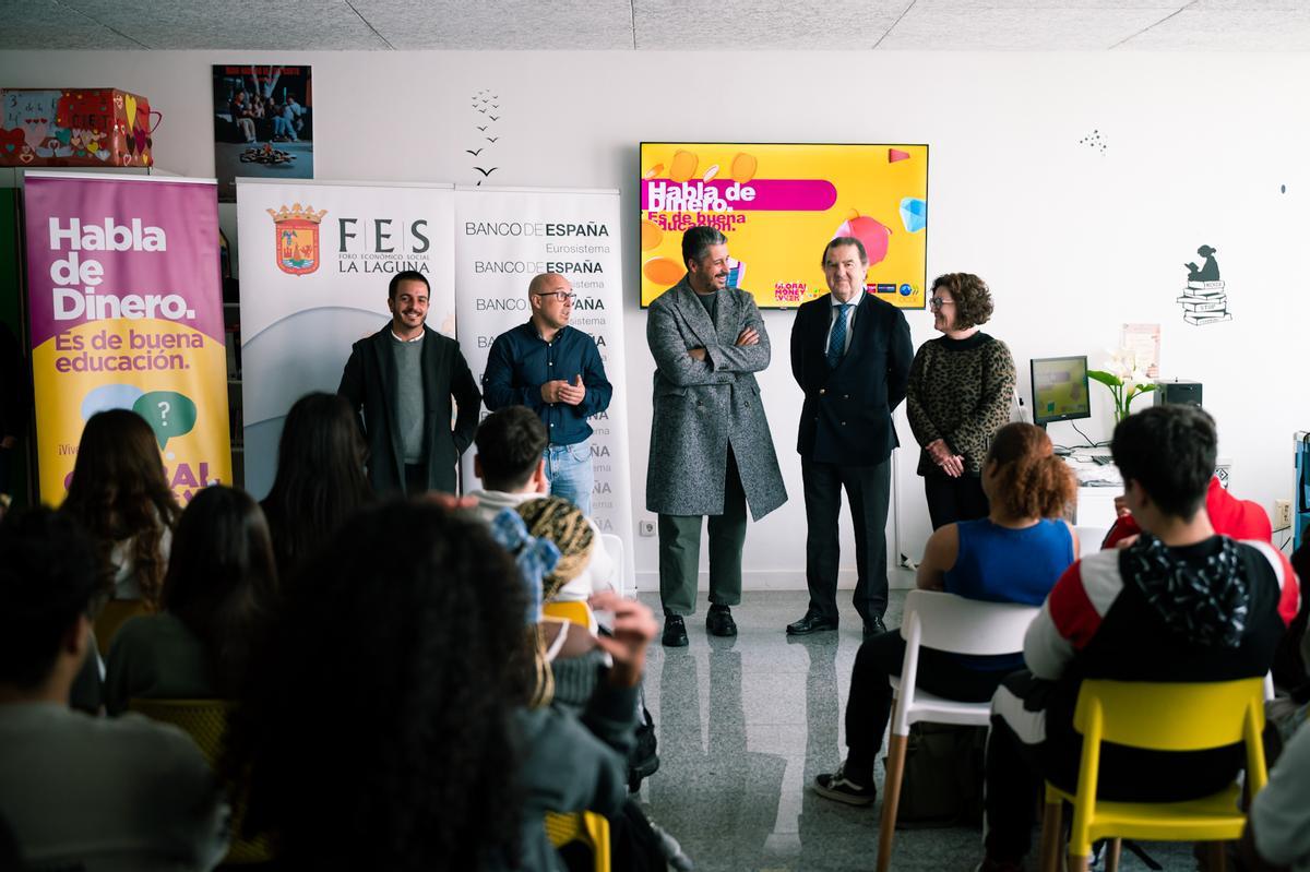 El IES Marina Cebrián de Taco, el primero en recibir estas charlas educativas.