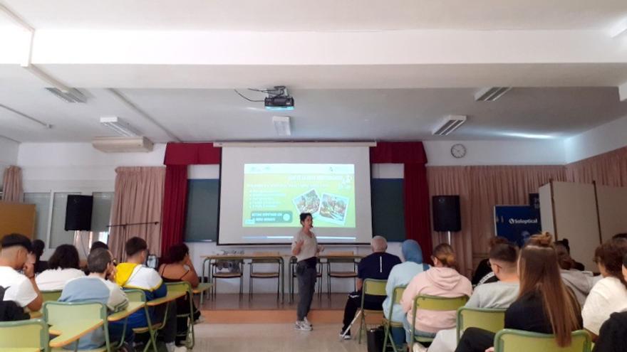 El Aula Mediterránea del Ieamed difunde hábitos de alimentación saludable en institutos de Málaga