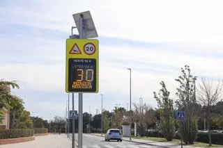 La DGT multa con 600 euros y pérdida de puntos en el carnet de conducir si no respetas esta velocidad: España fue el primer país del mundo en implantarla