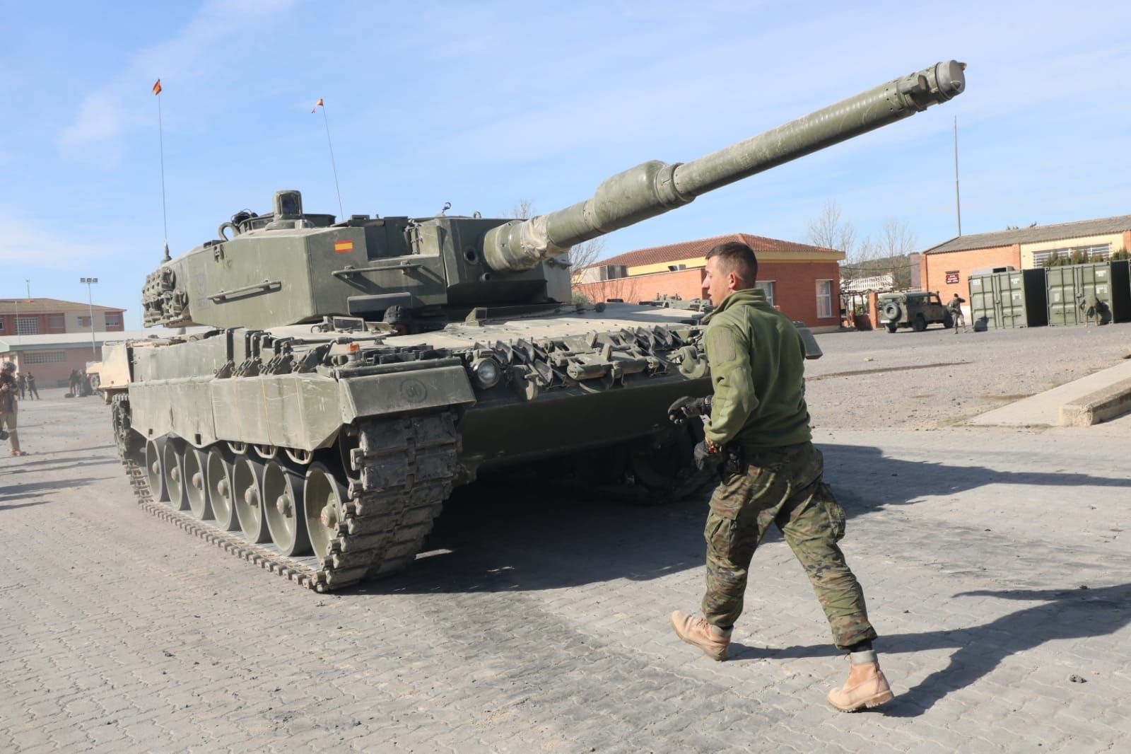 Militares ucranianos ultiman en Zaragoza su preparación con los Leopard