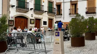 Los vecinos de la Ciudad Monumental, a punto de estallar: "¿Por qué no nos dejan aparcar frente al Hilton?"