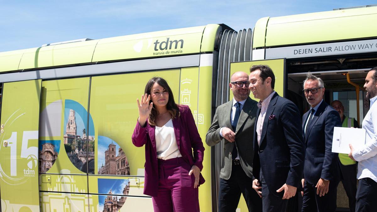 La alcaldesa de Murcia, Rebeca Pérez, anuncia las novedades de la ampliación del tranvía.