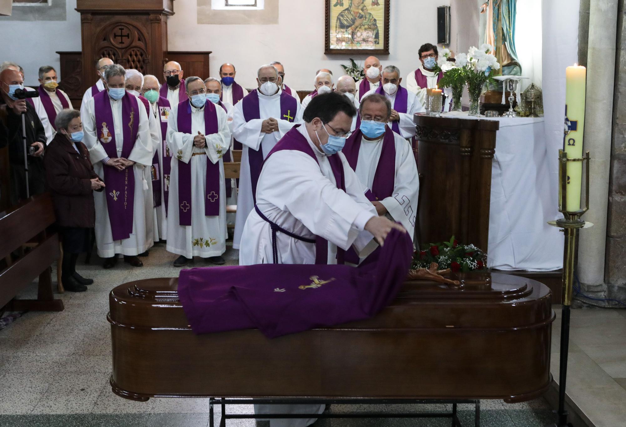 EN IMÁGENES: Así fue el funeral del párroco José Luis Montero