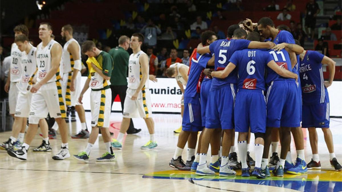 Los jugadores franceses celebran su triunfo