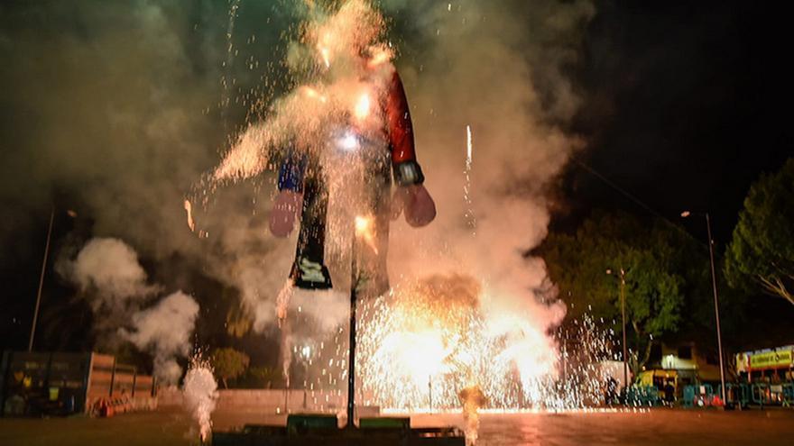 Teror no tiene piedad y prende fuego a Rubiales en su tradicional &#039;Quema del Judas&#039;