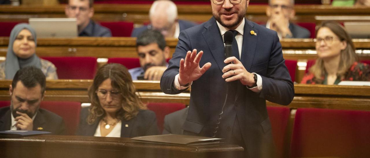 Aragonès ahir al Parlament durant la darrera sessió de control abans de les vacances. | EFE