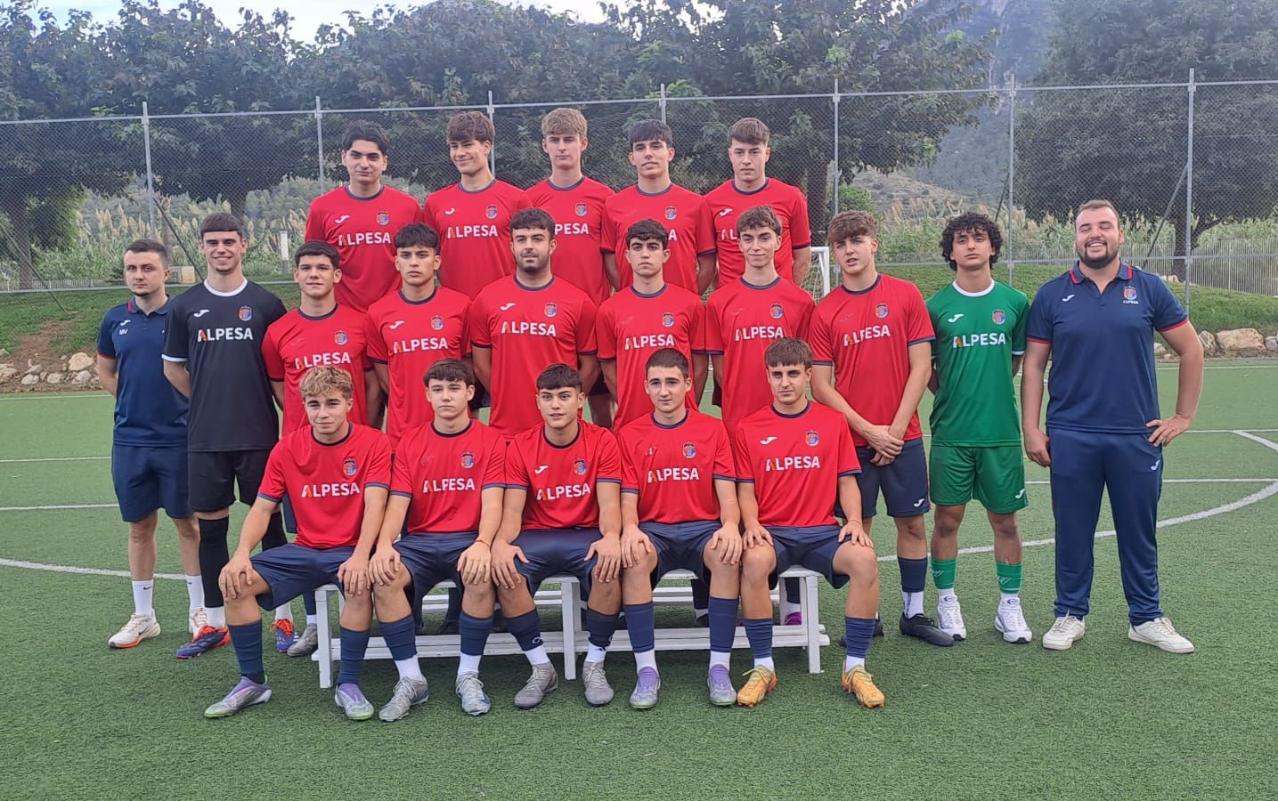 La "familia" de la UE Tavernes 2025-2026 se presenta en sociedad