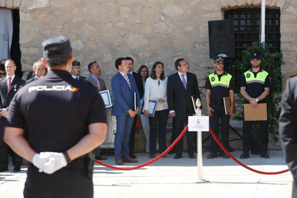 Un momento del acto de la Policía en el Castillo de Santa Bárbara.