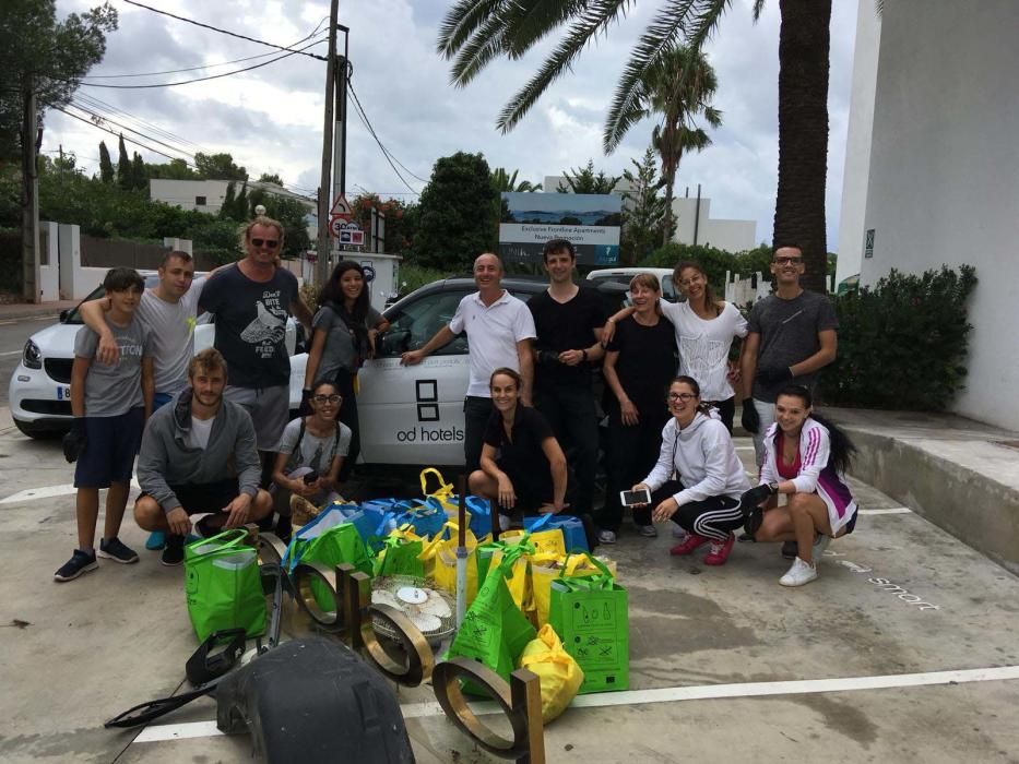 Pese a la tormenta, 1.500 personas, 500 más de las previstas, recogen dos toneladas de basura