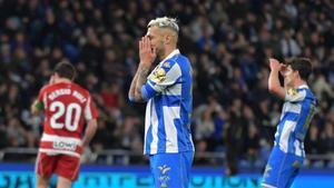 Un Dépor estéril cae ante el Granada en Riazor (0-2)