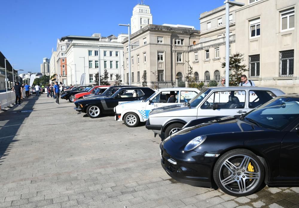 Salida del rally de coches clásicos