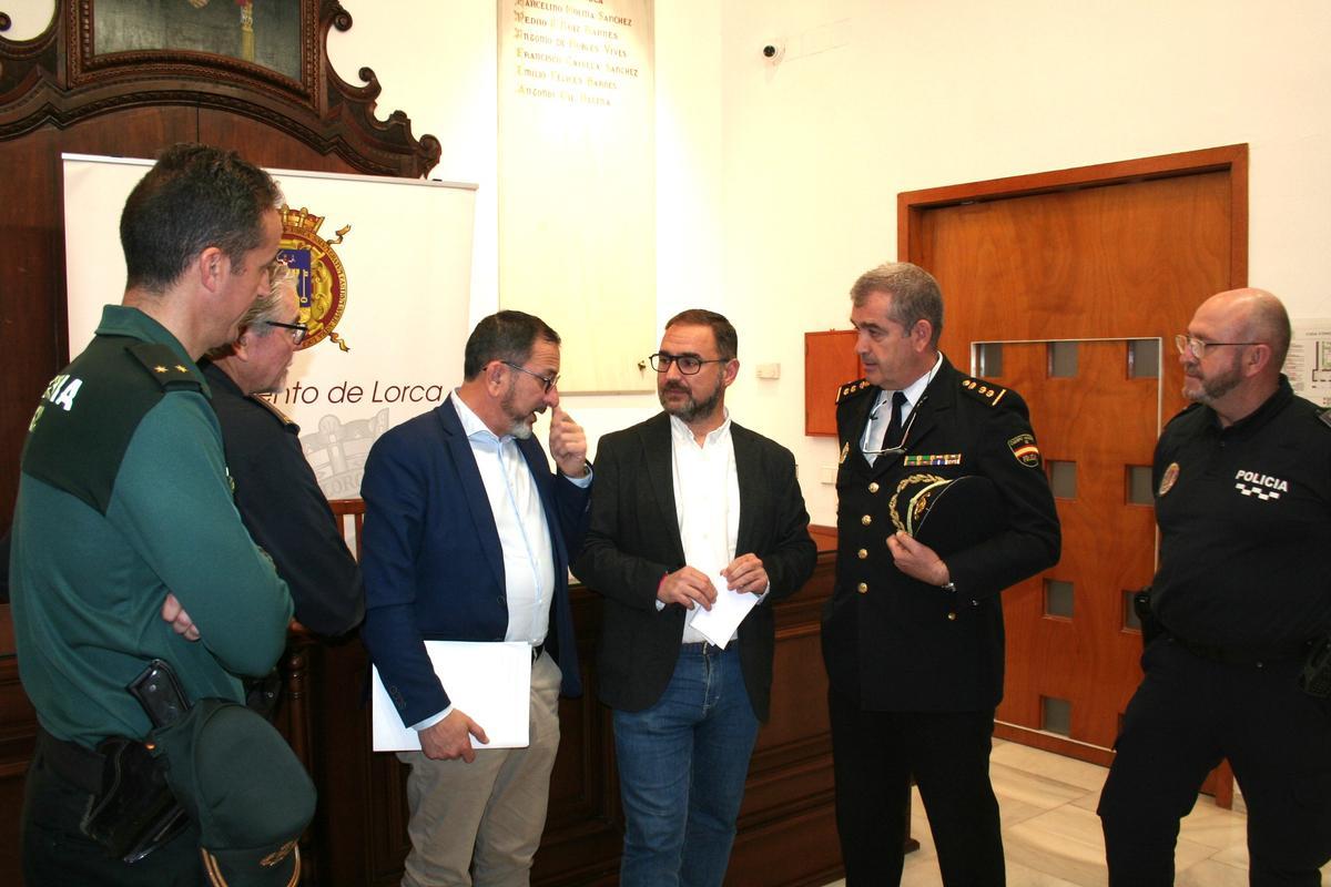 Juan Manuel González, José Antonio Sansegundo, José Luis Ruiz Guillén, Diego José Mateos, Pedro Montiel y Agustín Fernández, tras la celebración.