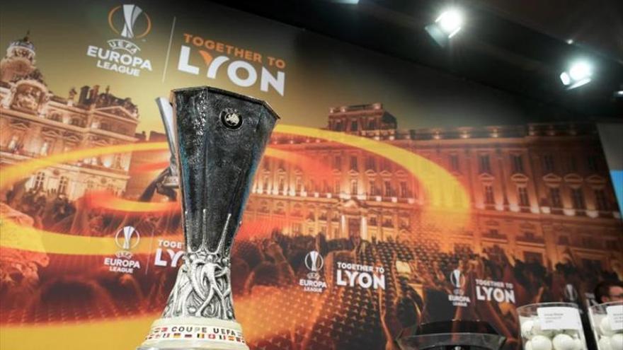La copa de la Europa League llega a Vila-real