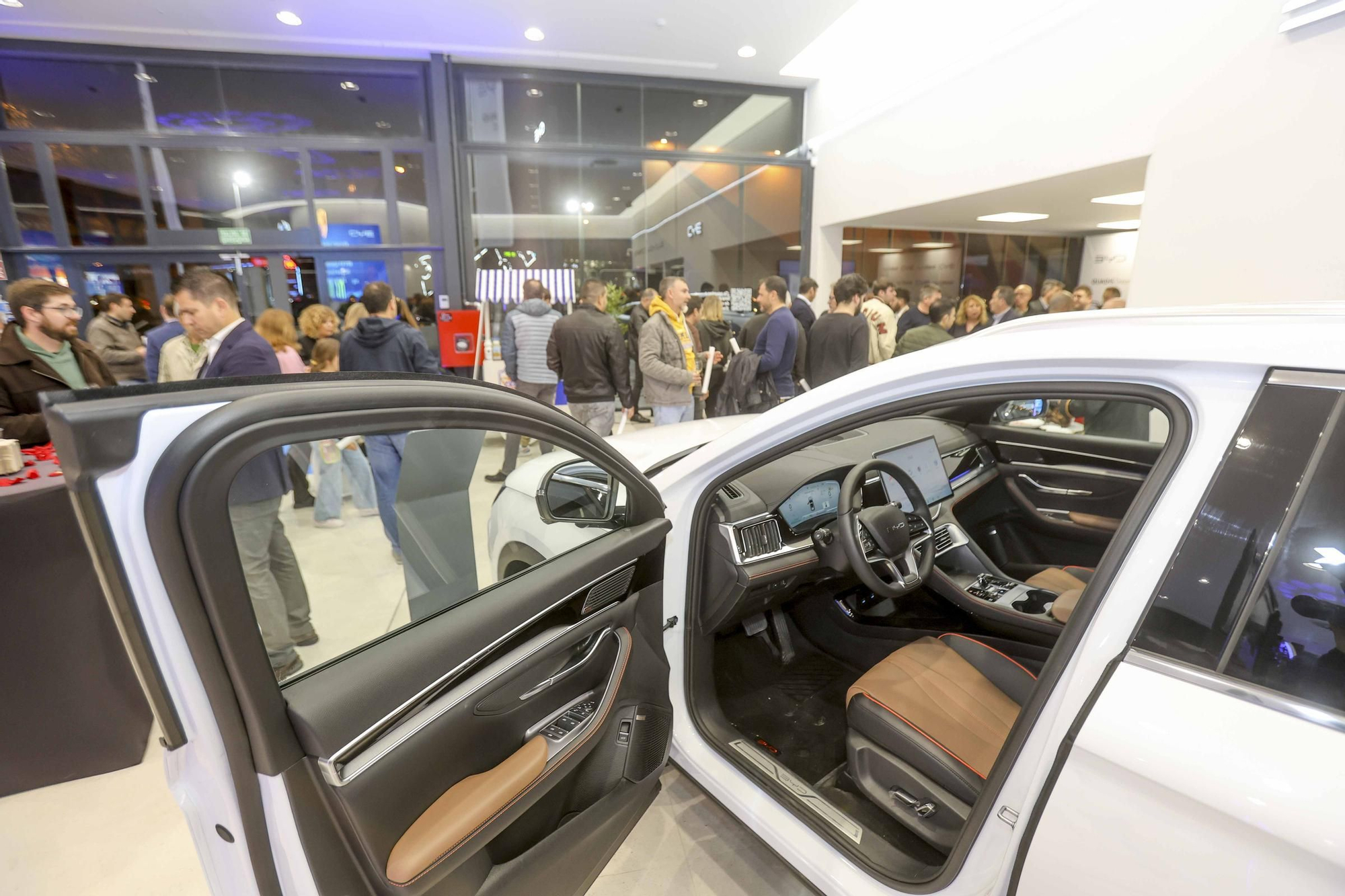 QUADIS Dream inaugura el primer centro BYD en Alicante.