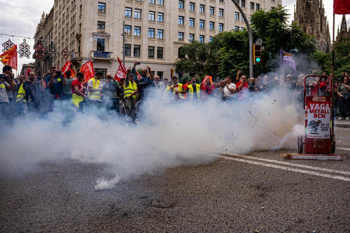 Los trabajadores del metal llevan su protesta al centro de Barcelona