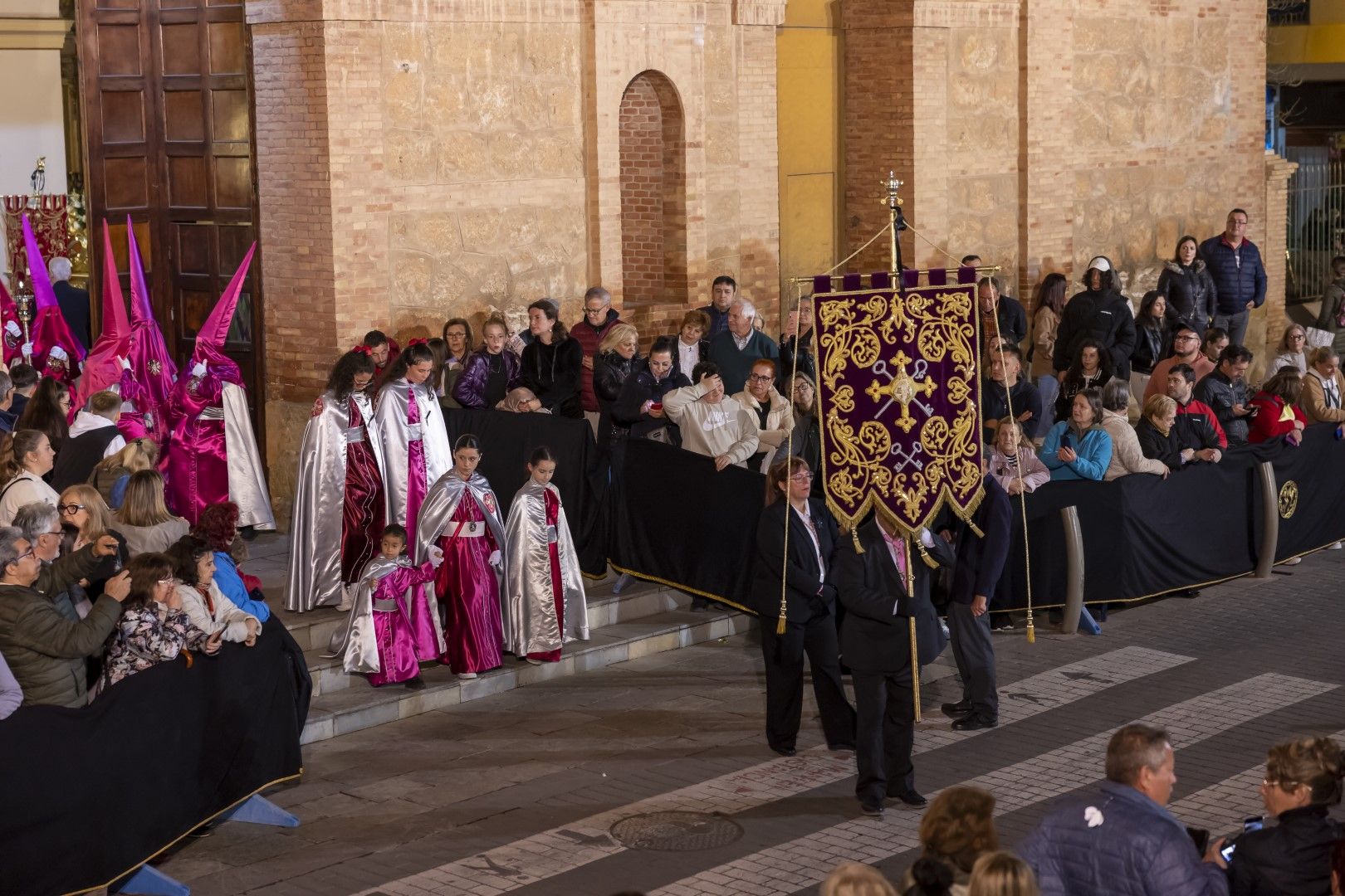 Aquí las imágenes de la Procesión de Lunes Santo en Torrevieja