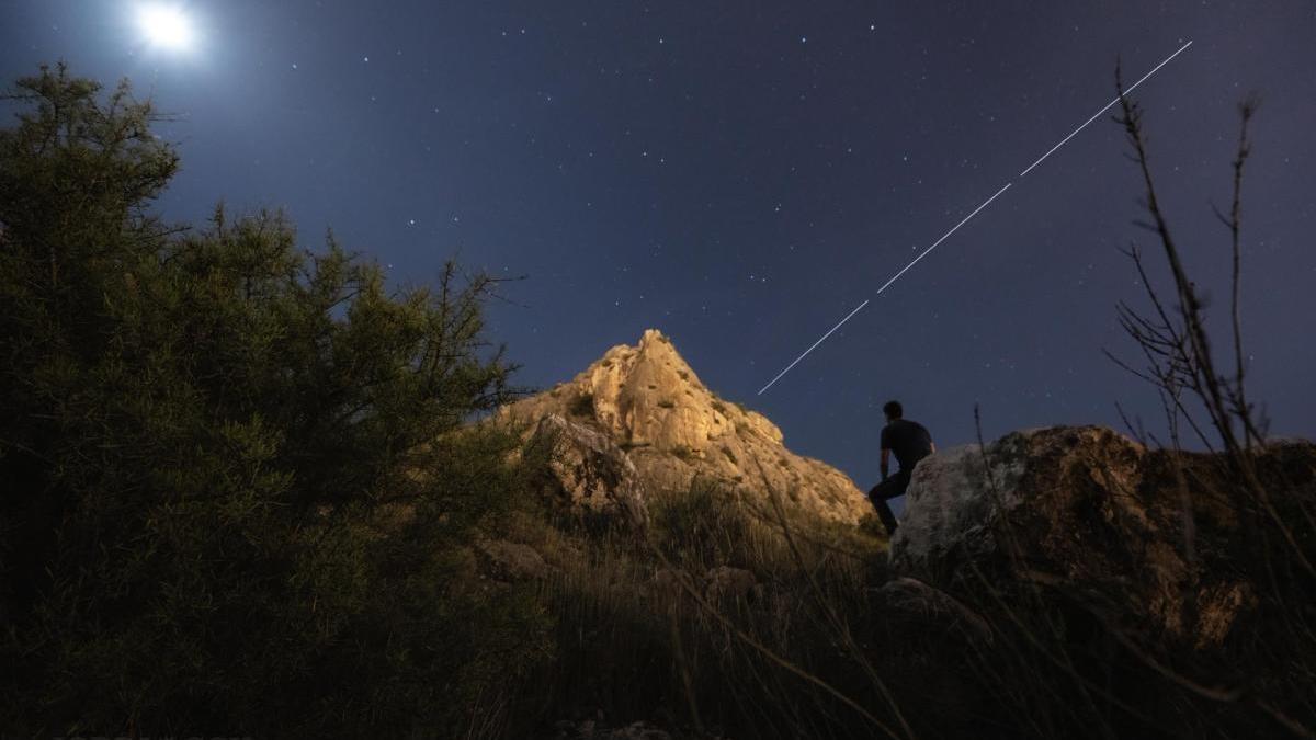 El paso de la ISS sobre el cielo de Elda.