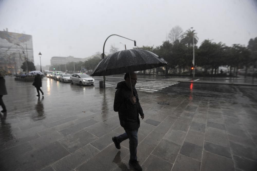 El litoral permanece en alerta naranja.