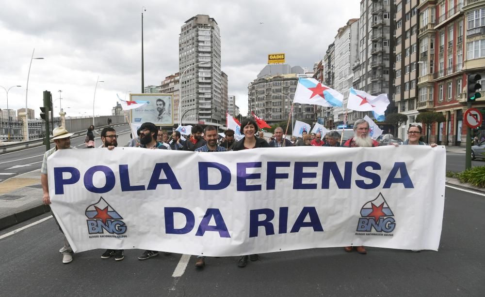 Manifestación en defensa de la ría de O Burgo