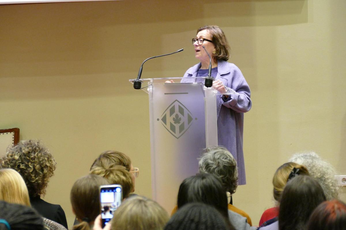 EN IMATGES | Figueres celebra el Dia de la Dona amb els Premis Maria Rosa Ymbert, la lectura del manifest i una taula rodona d'escriptores
